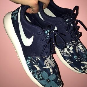Nike Roshes